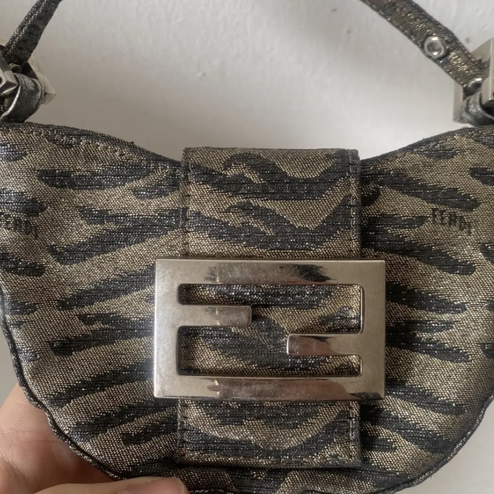 COPY - Fendi croissant zebra print